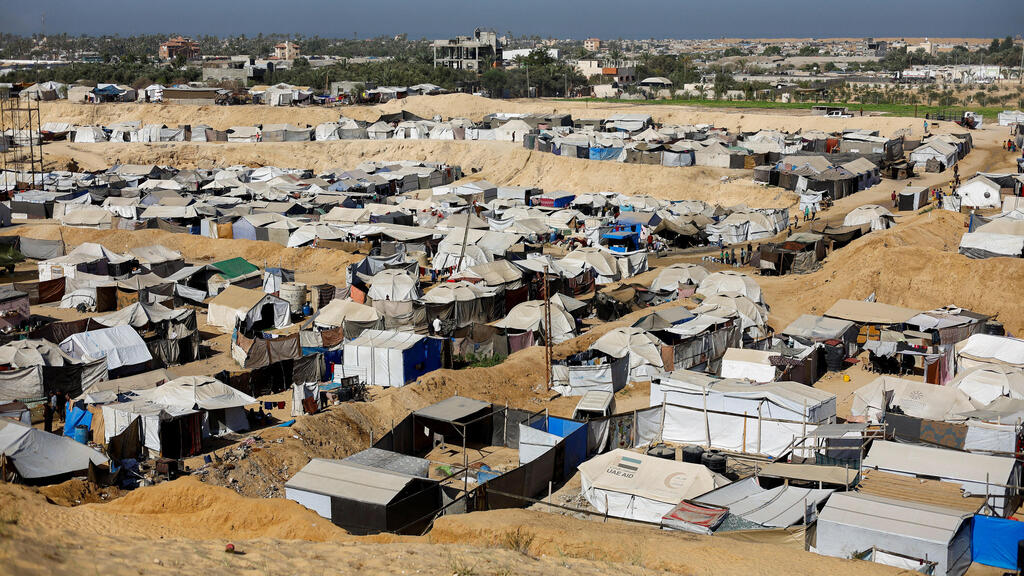 דיר אל בלח עזה אוהלים בפליטים