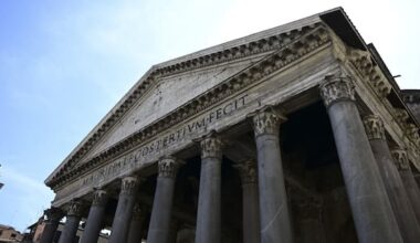Japanese tourist dies in 7m fall from Pantheon in Rome