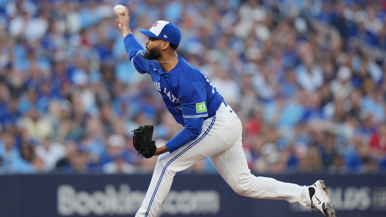 Blue Jays investigating possible pitch-tipping from Seranthony Dominguez