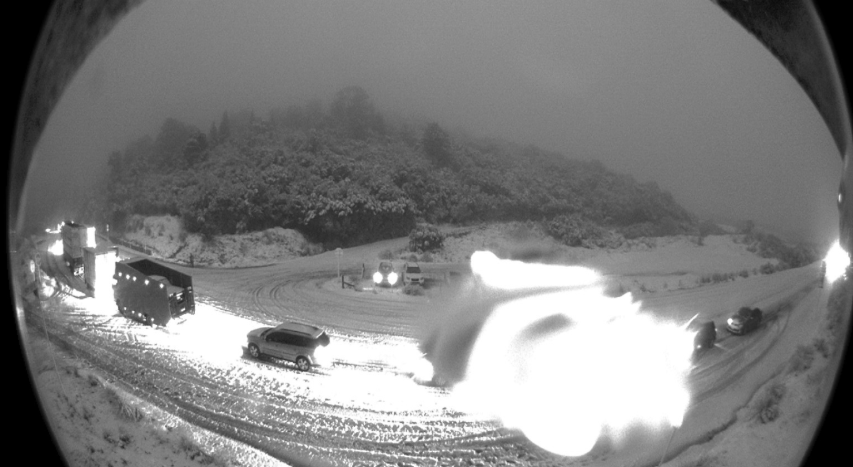 Vehicles trapped in snow as state highways close