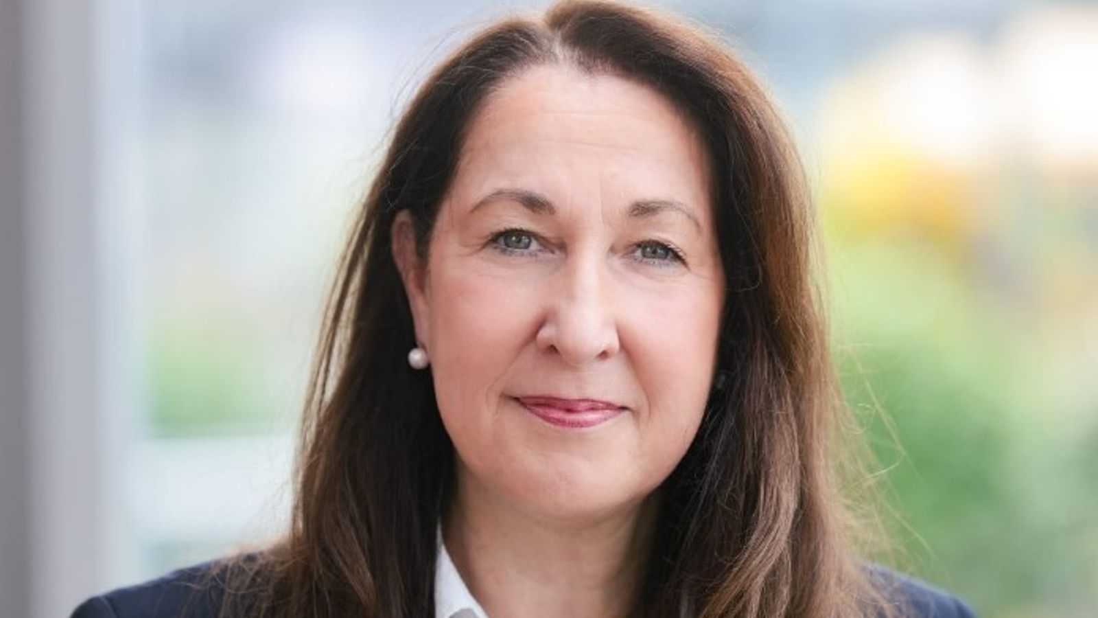 Iris Stalzer is a 57-year-old lawyer. Pic: @irisstalzer