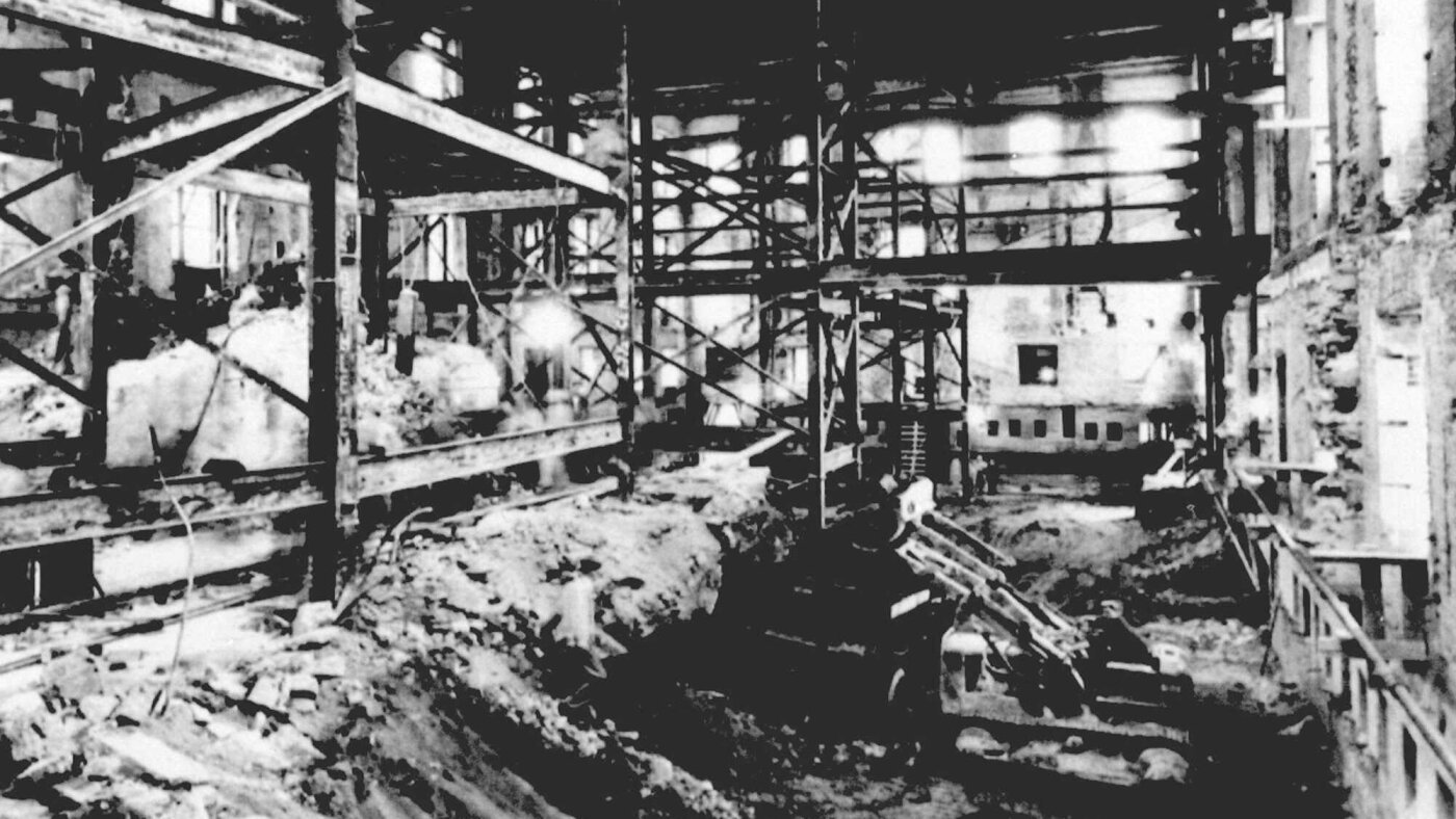 Trump's ballroom compared to past White House renovations : NPR