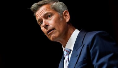 Transportation secretary warns air traffic controllers to keep showing up to work or risk firing