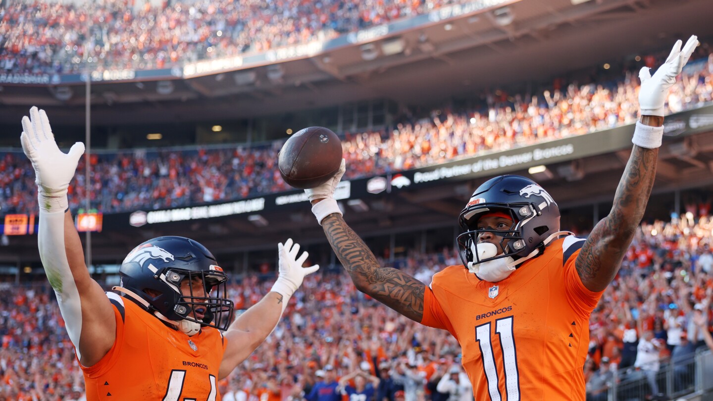 Broncos score 33 points in fourth quarter, stun Giants to improve to 5-2