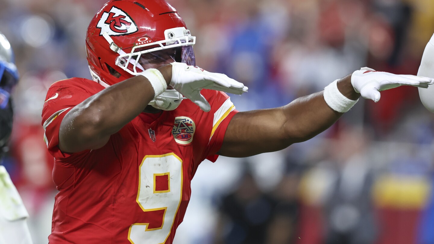 JuJu Smith-Schuster: I expected to shake Brian Branch's hand, but he threw a punch