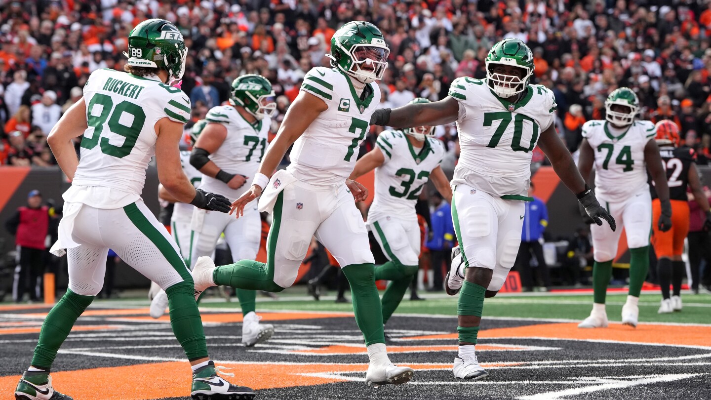 Jets storm back for 39-38 win in Cincinnati