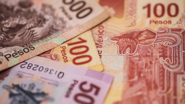 US Dollar Gives Back Gains Against