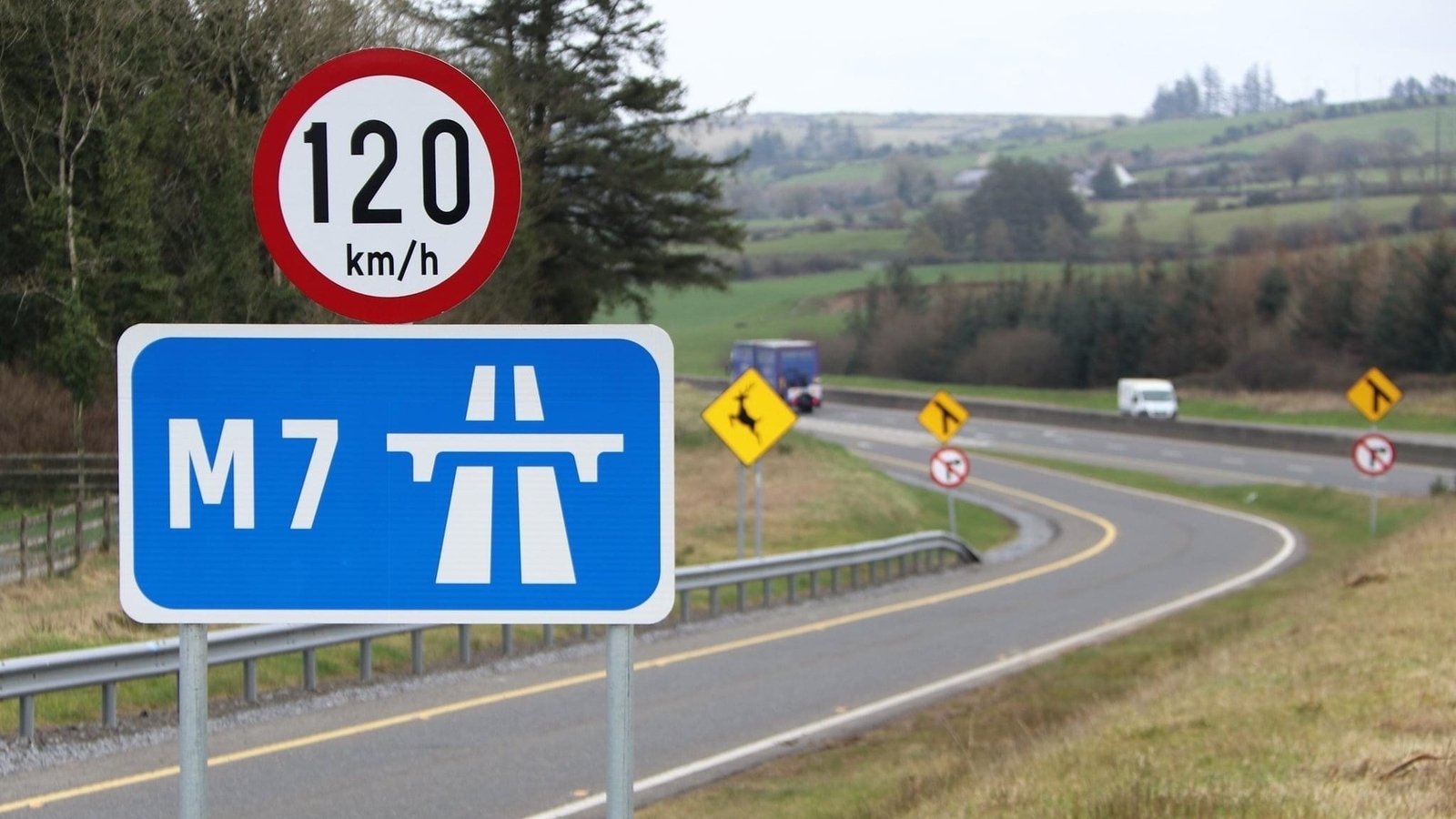 Thousands of people 'trapped' on M7 every day, Dáil hears