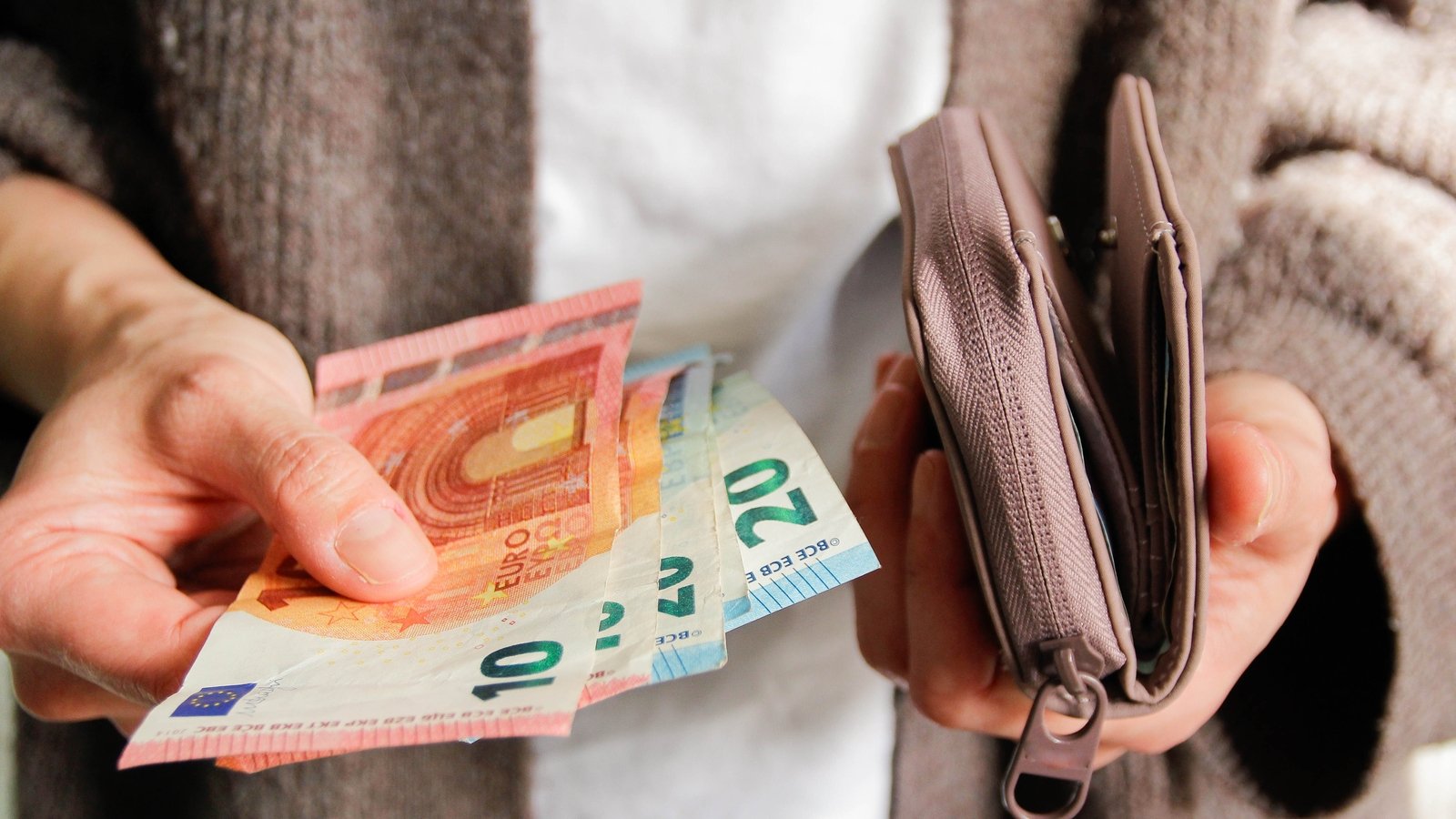 why cash is king in emergency planning