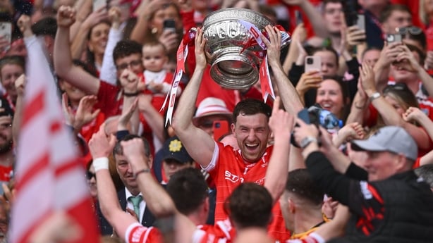 11 May 2025; Louth captain Sam Mulroy lifts The Delaney Cup after his side's victory in the Leinster GAA Football Senior Championship final match between Louth and Meath at Croke Park in Dublin. Photo by Piaras Ó Mídheach/Sportsfile