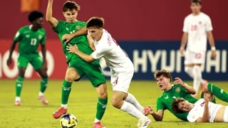 Ramon Martos of Republic of Ireland in action against Dylan Judelson of Canada during the FIFA Under-17 World Cup Round of 32 match between Republic of Ireland and Canada at Aspire Zone in Doha, Qatar.