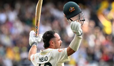 Australia beat England after chaotic opening Ashes Test
