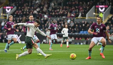Chelsea close gap on Arsenal with 2-0 win at Burnley
