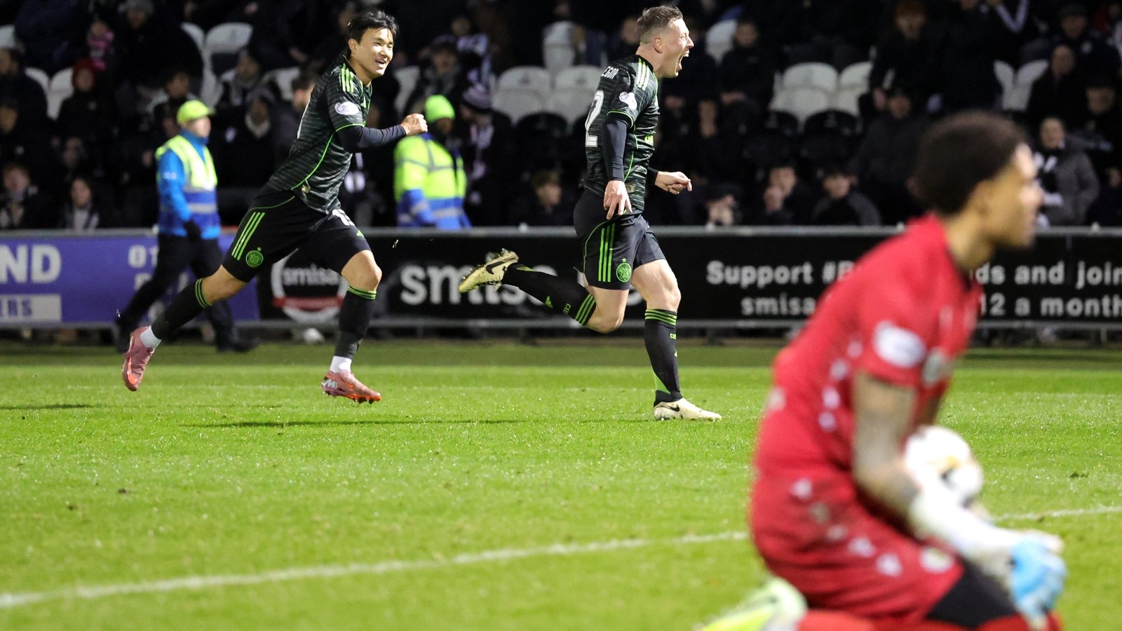McGregor's late stunner cuts gap to Hearts