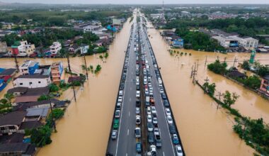 33 dead, thousands displaced as record rains hit Thailand