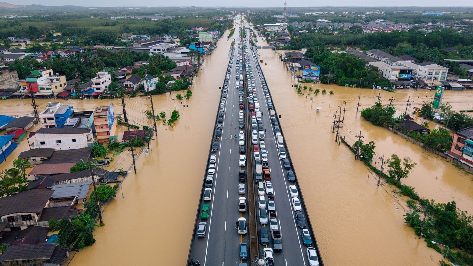 33 dead, thousands displaced as record rains hit Thailand