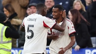 LONDON, ENGLAND - NOVEMBER 30: Alexander Isak of Liverpool celebrates scoring his team's first goal with teammate Ibrahima Konate during the Premier League match between West Ham United and Liverpool at London Stadium on November 30, 2025 in London, Engla