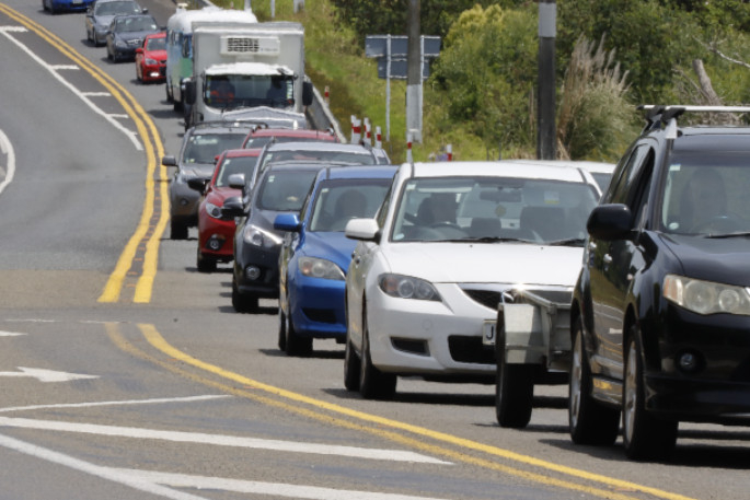 SunLive - Traffic "really jammed" south of Katikati, SH2
