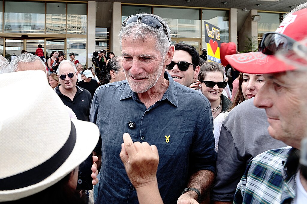 Yair Golan, Chairman of the Democrats Party, is welcomed by a crowd celebrating the ceasefire deal in Gaza, on October 9, 2025. (Photo: Lizzy Shaanan Pikiwiki Israel)