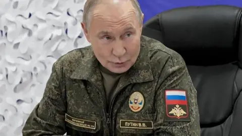 EPA/Shutterstock Russian President Vladimir Putin addresses his army commanders during a visit to a command post. Photo: 20 November 2025