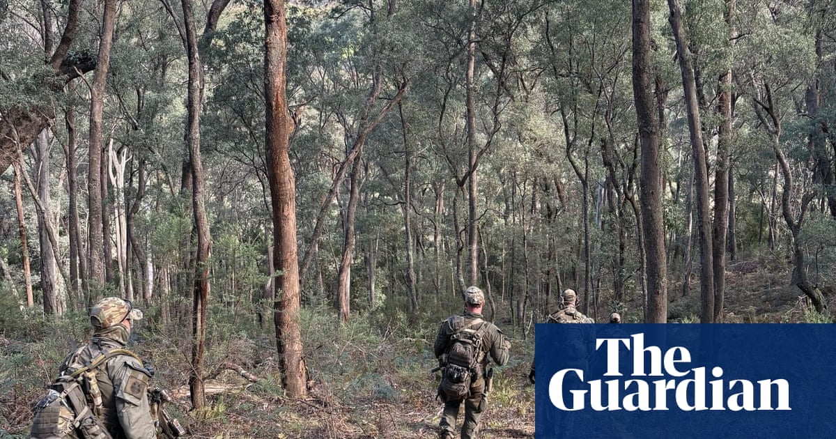 Victoria police re-enact single gunshot heard hour after Dezi Freeman fled into Porepunkah bushland | Porepunkah shooting