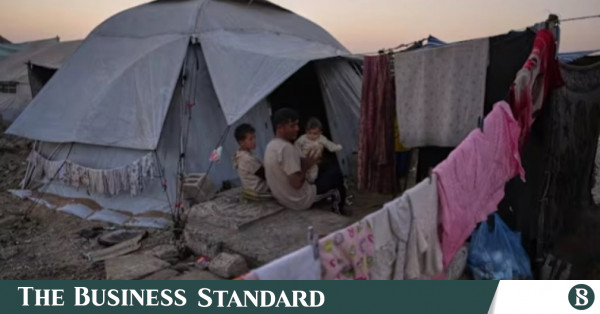 Displaced Palestinians find shelter among graves in Gaza cemeteries