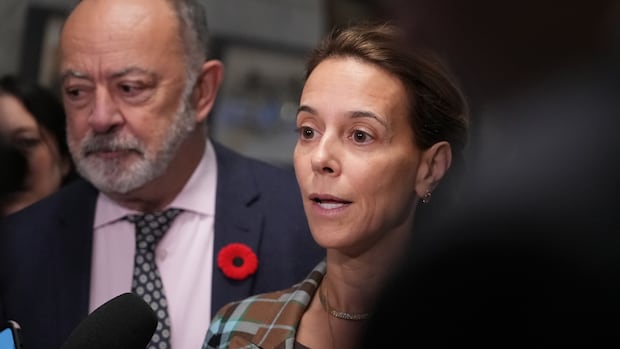 Quebec extends hand to doctors, suspends parts of special law in bid to resume talks