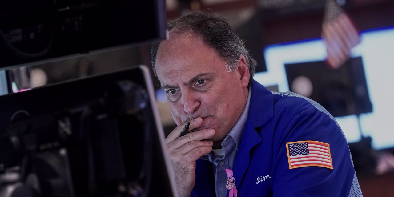 Nasdaq Falls as Worries Mount on Jobs and AI Valuations