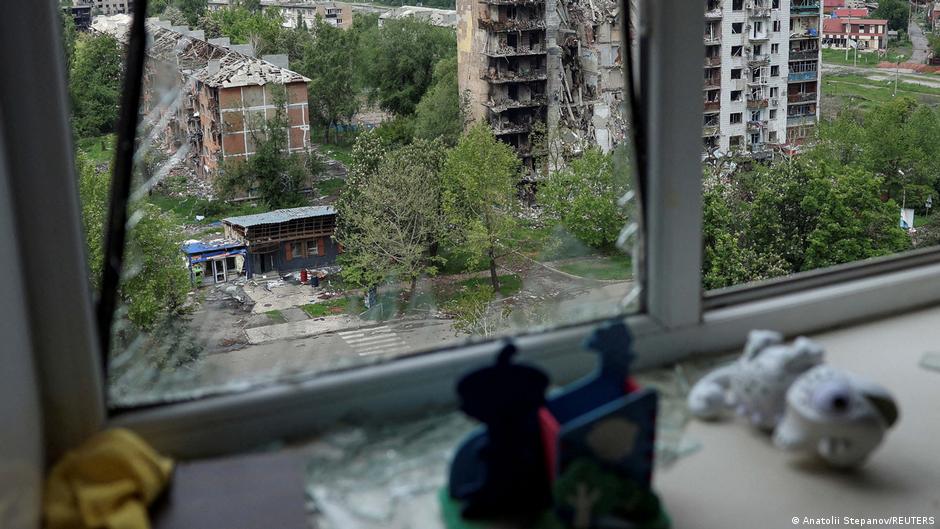 Ukraine's battle with Russia for Pokrovsk at pivotal point – DW – 11/08/2025