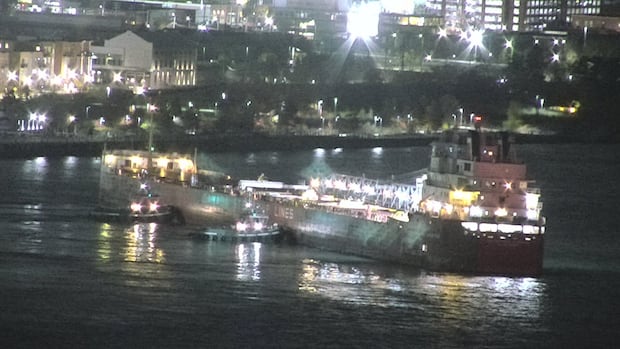Canadian ship bound for Quebec City stuck in the Detroit River