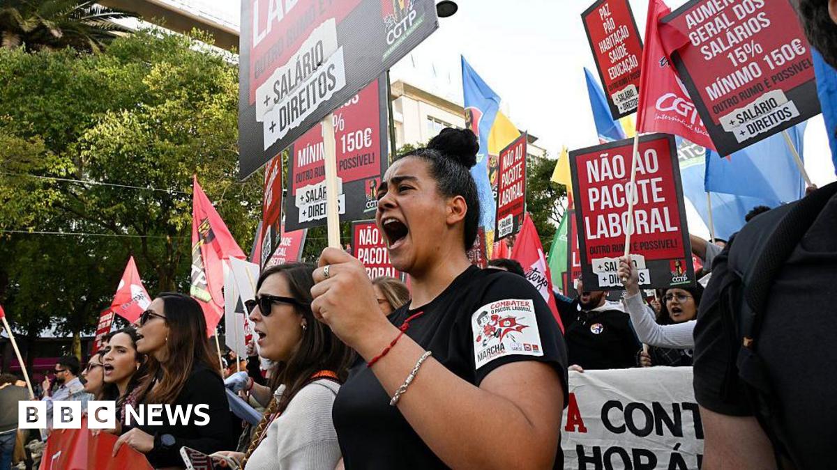 People protest against proposed labour laws in Lisbon, Portugal, on 8 November 2025.