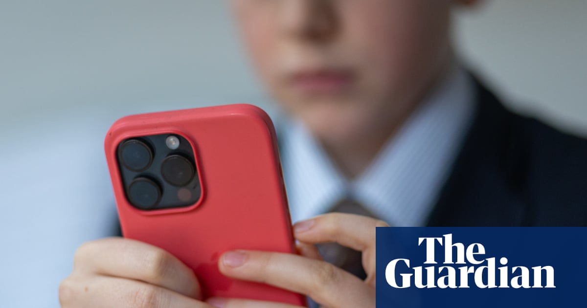 Girl, 17, joins lawsuit against government after seeing horrific phone videos at school | Schools