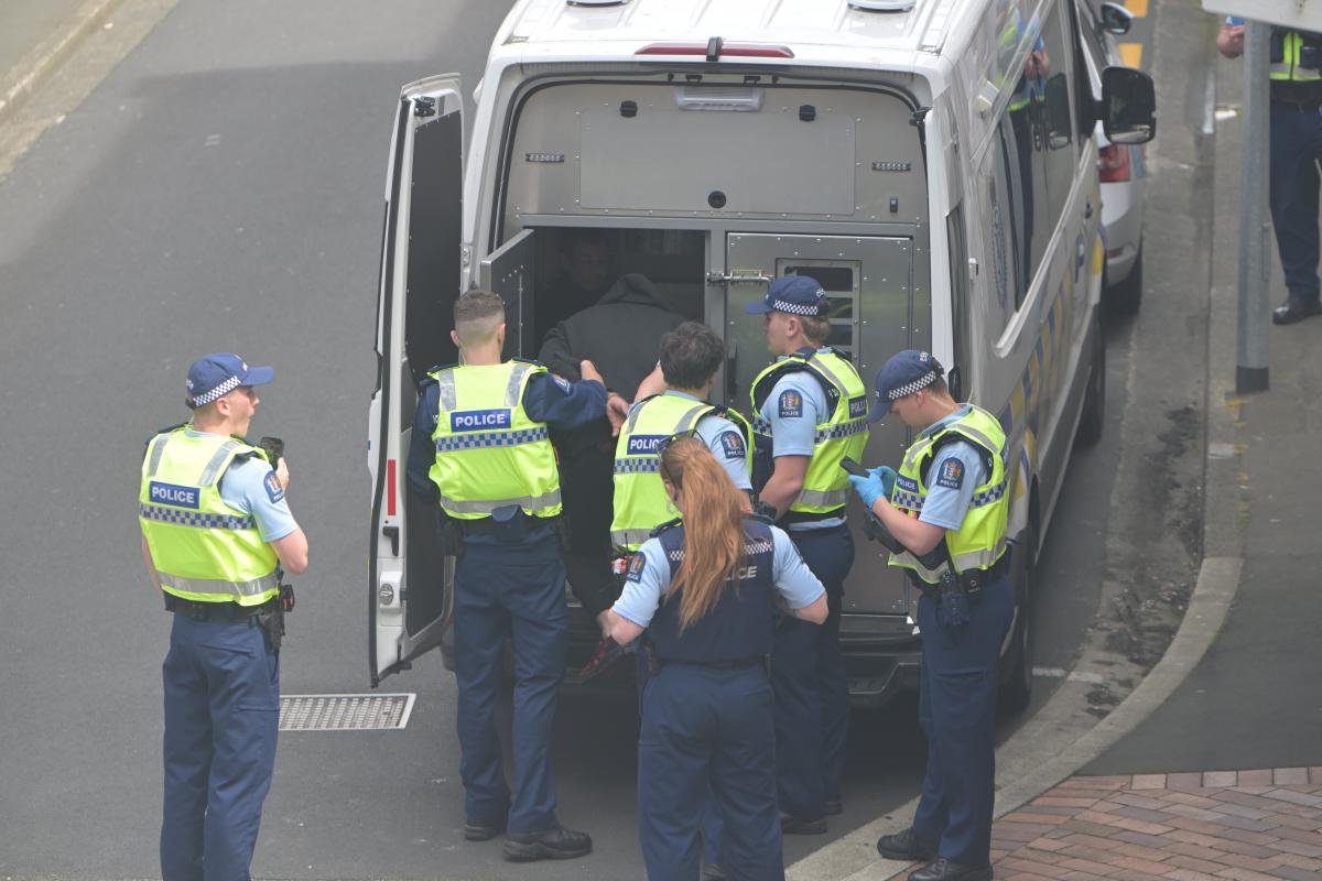 Trio arrested after refusing to leave courthouse