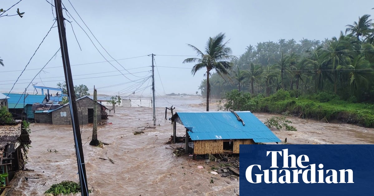 Two dead and more than a million displaced after super typhoon Fung-wong slams the Philippines | Philippines
