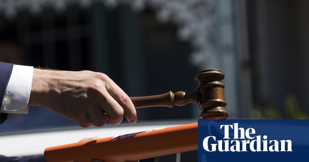 Property investors make up two in every five Australian home loans amid record borrowing | Housing