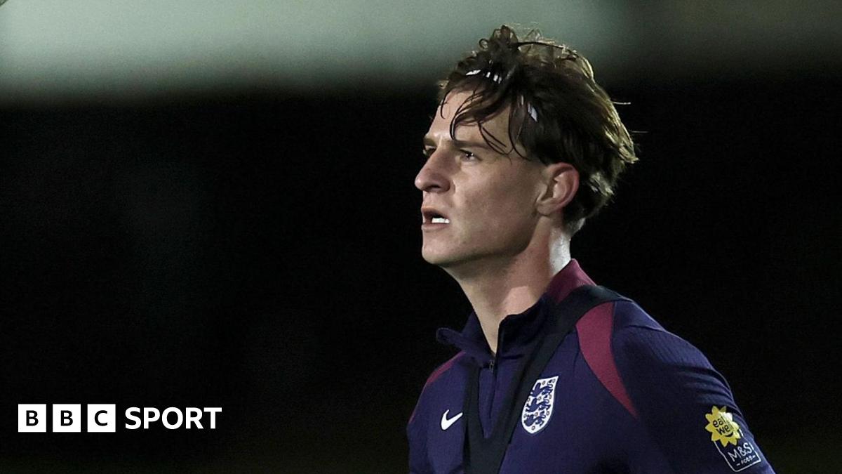 Alex Scott in England training