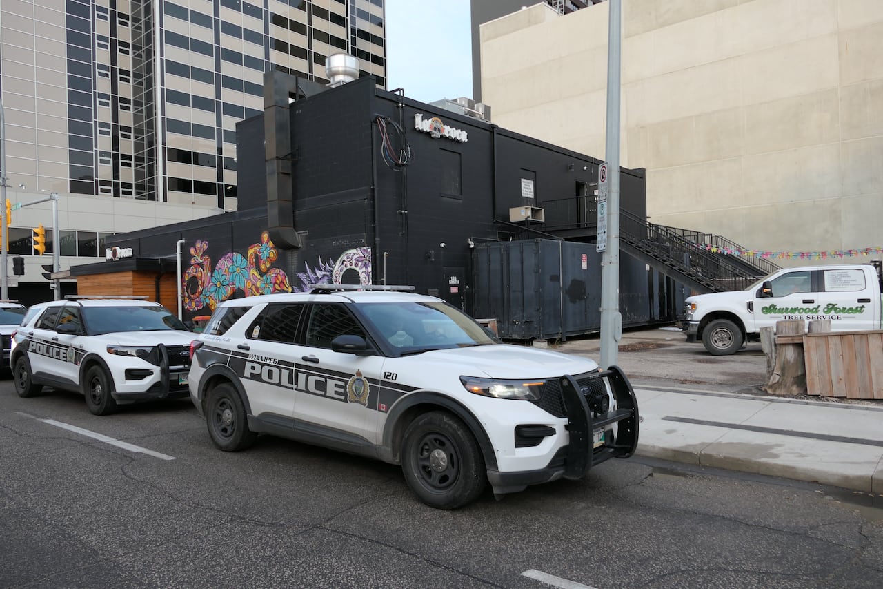 Windows smashed, pavement charred after early morning fire at La Roca