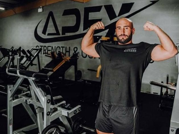 Tributes paid to man (30s) found dead outside house in Dundalk as gardai rule out foul play