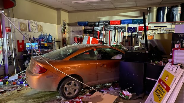Car crashes through entrance at Home Hardware in Saskatoon