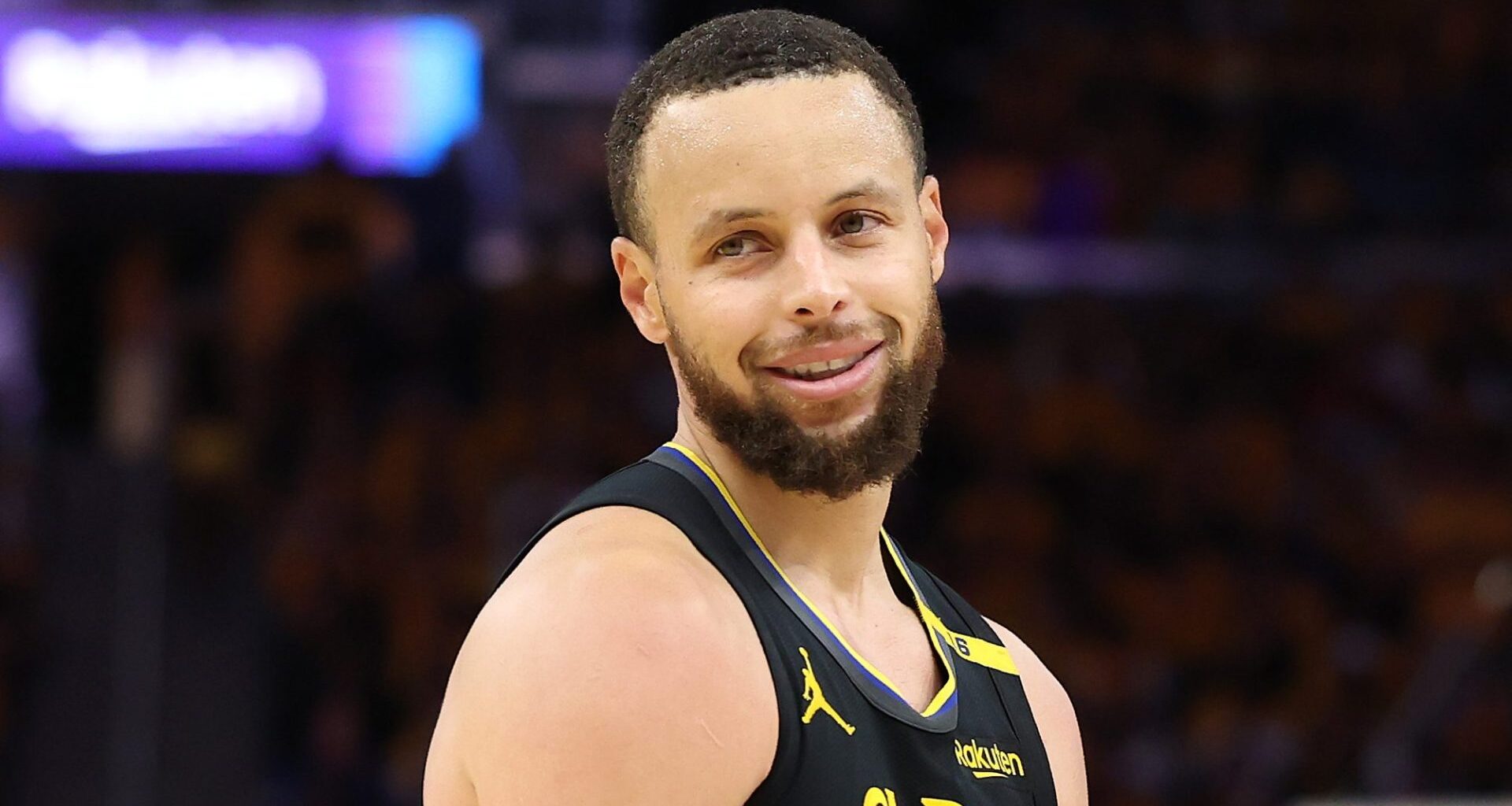 Stephen Curry Debuts Gigi Kobe Sneakers in First Game as Shoe Free Agent