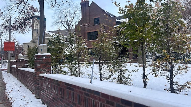 Toronto mansion owners ordered to tear down wall on their property, less than a year after city approved it