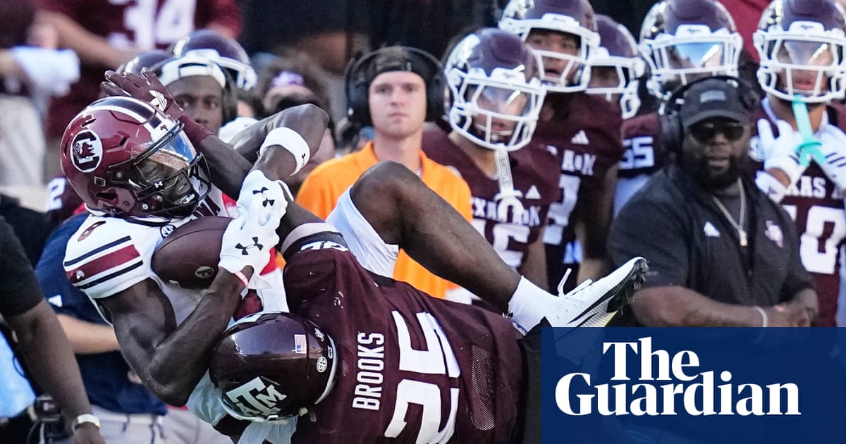 Texas trooper sent home after confronting South Carolina player during game | College football