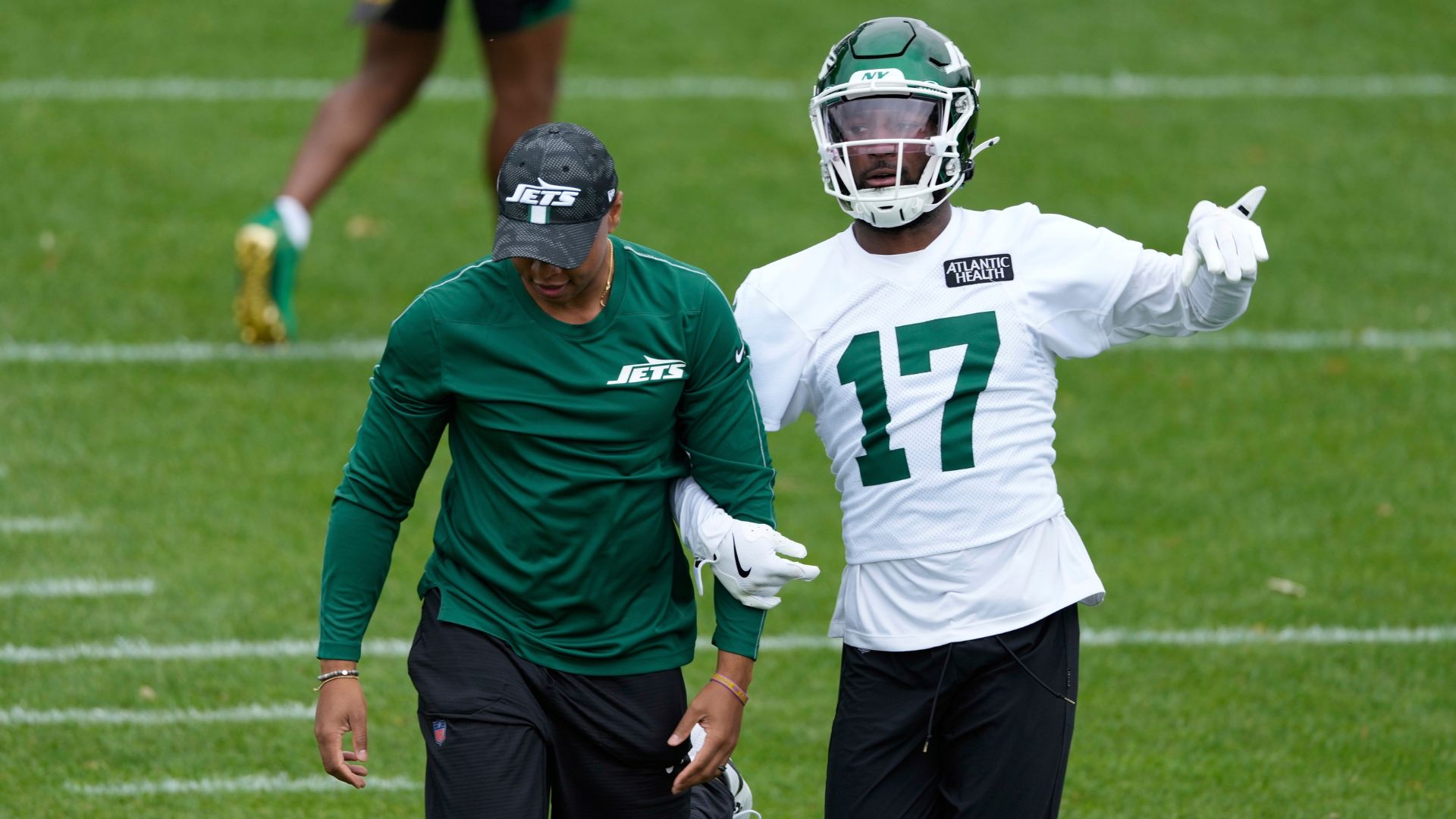 New York Jets' Kris Boyd (17) participates during an NFL football practice in Florham Park, N.J., Thursday, May 29, 2025.