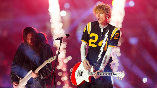 Why does the Grey Cup keep hiring Americans to play its halftime shows?