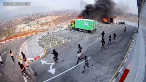CCTV shows Israeli settlers attacking Palestinian food warehouse – video 