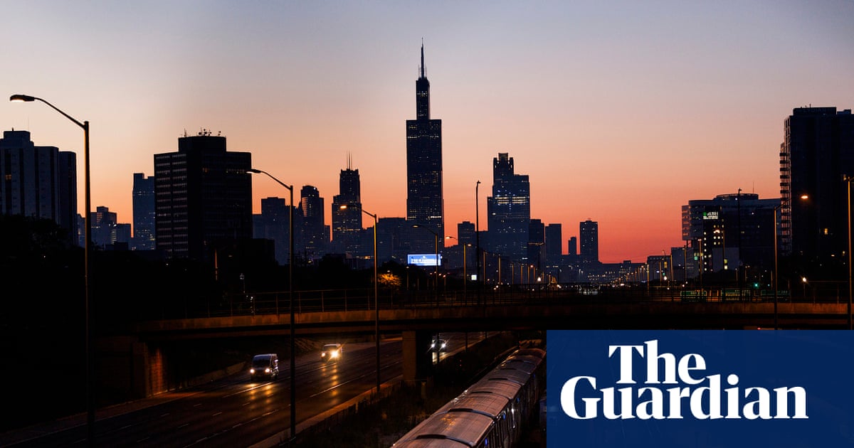 Man pours liquid on woman and sets her on fire on Chicago subway | Chicago