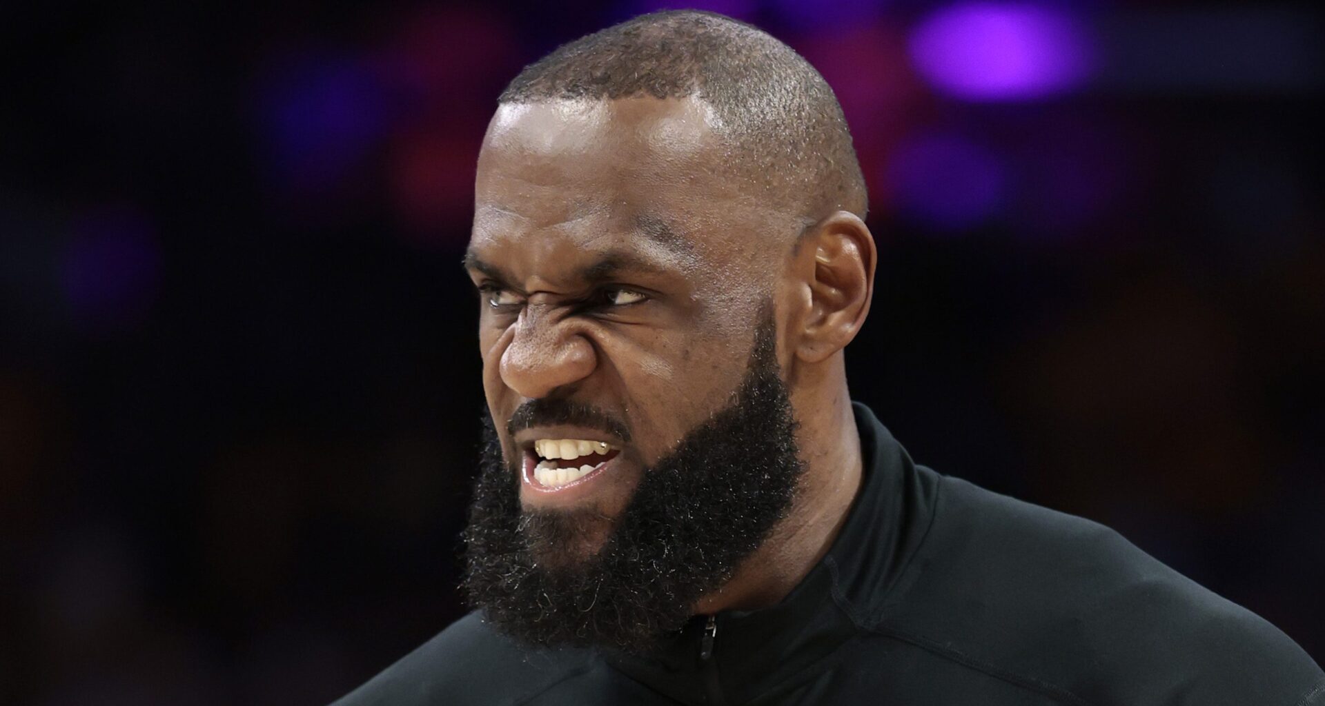 LeBron James Fighting to Make Season Debut for Lakers