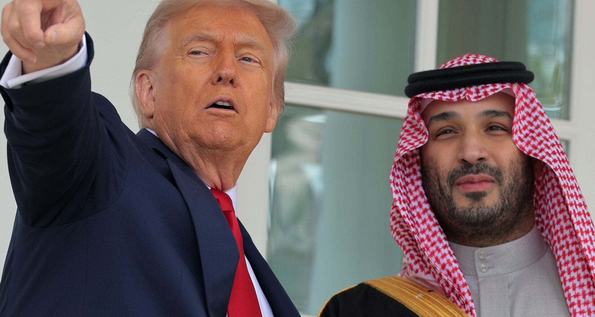 Dems may have an advantage in the 2026 midterms. And, Trump defends Saudi crown prince