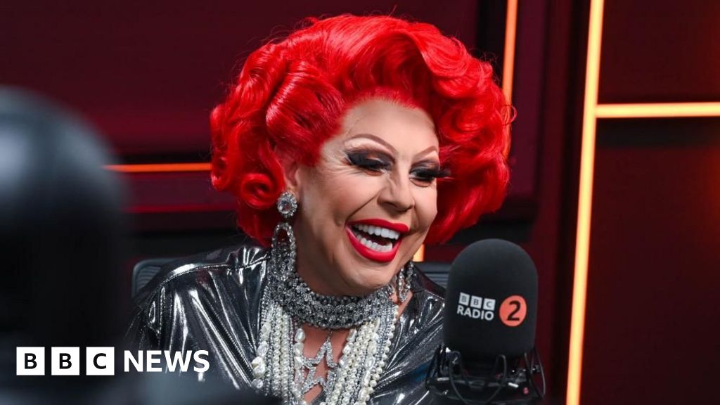 La Voix withdraws after an injury