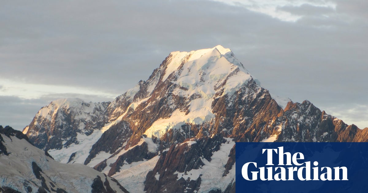 Two climbers dead after fall on Aoraki Mount Cook, New Zealand’s highest peak | New Zealand
